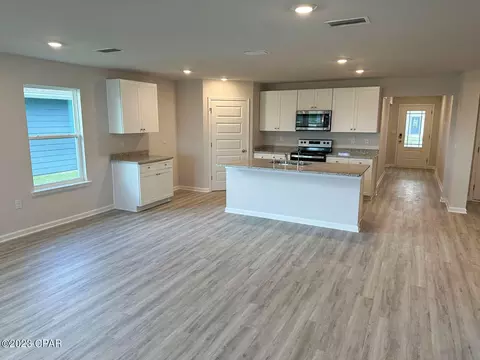 2233 Newmoon Dr, Chipley, FL 32428 photo 2