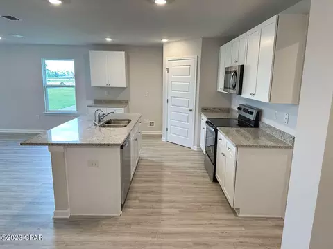 2233 Newmoon Dr, Chipley, FL 32428 photo 5