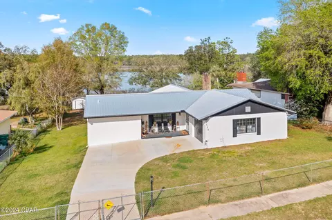 4533 Hancock Ct, Chipley, FL 32428