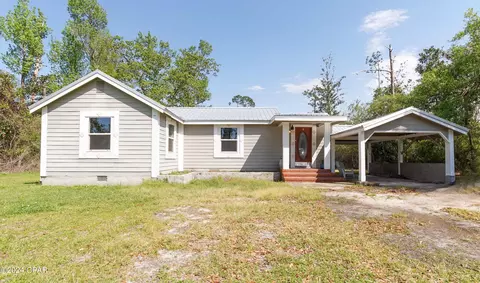17714 Center Dr, Fountain, FL 32438