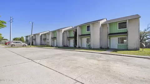 5117 E 10th St, Panama City, FL 32404
