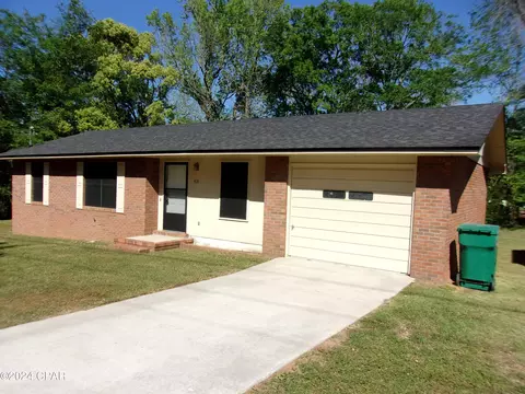 406 S Hubbard St, Bonifay, FL 32425