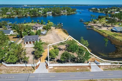 906 E 8th St, Lynn Haven, FL 32444 photo 4