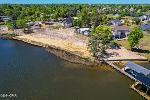 906 E 8th St, Lynn Haven, FL 32444 photo 8