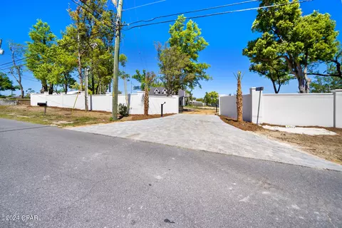 906 E 8th St, Lynn Haven, FL 32444 photo 6