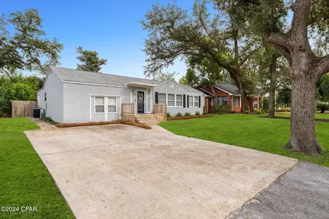 250 Hamilton Ave, Panama City, FL 32401