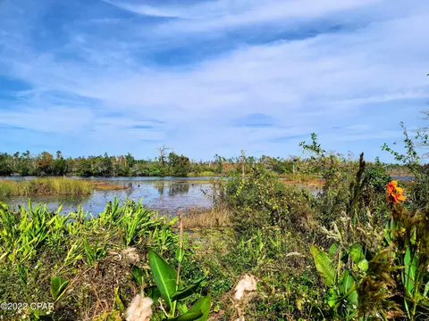 00 Creek Bank Dr, Youngstown, FL 32466