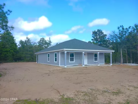 4025 Zinnia Dr, Chipley, FL 32428