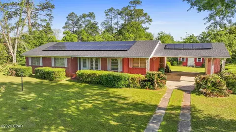 1138 10th Ave, Graceville, FL 32440