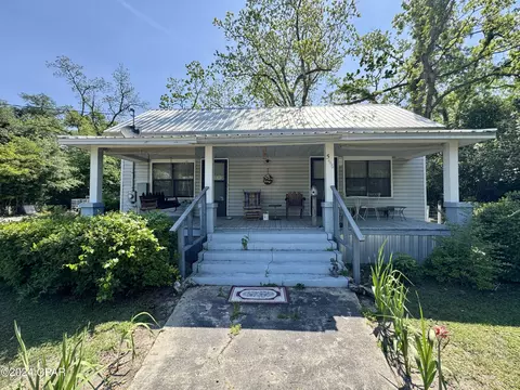 5446 10th St, Malone, FL 32445 photo 1