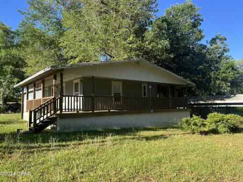 1255 Pond Ln, Grand Ridge, FL 32442