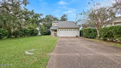 1524 Country Club Dr, Lynn Haven, FL 32444