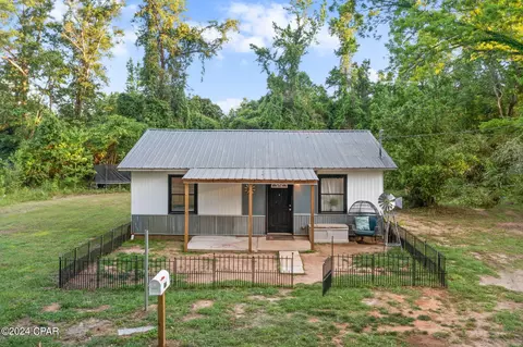2103 M L King St, Cottondale, FL 32431