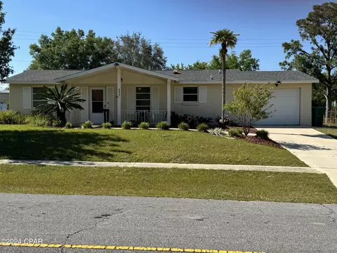 4074 Fairbanks Dr, Chipley, FL 32428
