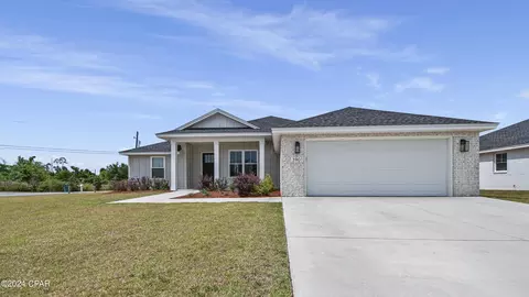3901 Sandpine Way, Panama City, FL 32404