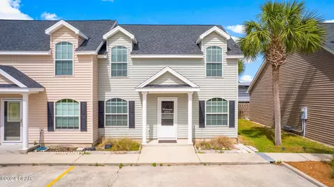 1016 N 15th St #2D, Mexico Beach, FL 32456