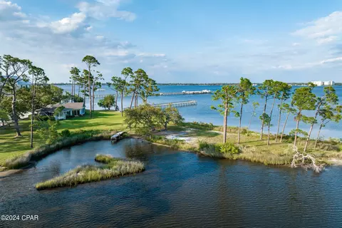 2623 Magnolia Point Rd, Panama City, FL 32408