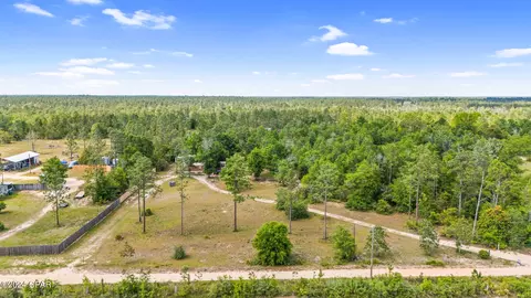 1442 NW Barksdale Ln, Fountain, FL 32438