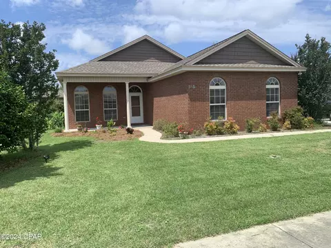 815 E 24th St, Lynn Haven, FL 32444