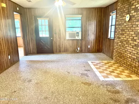 467 1st St, Chipley, FL 32428 photo 3