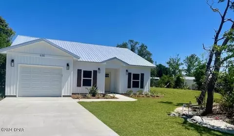 635 Live Oak Ln, Panama City, FL 32408