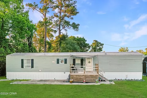 829 Old Transfer Rd, Wewahitchka, FL 32465