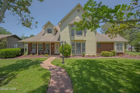 202 Birdie Ln, Panama City Beach, FL 32407