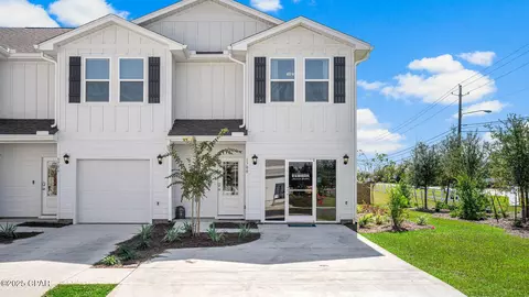 1739 Jakes Dr, Panama City, FL 32405