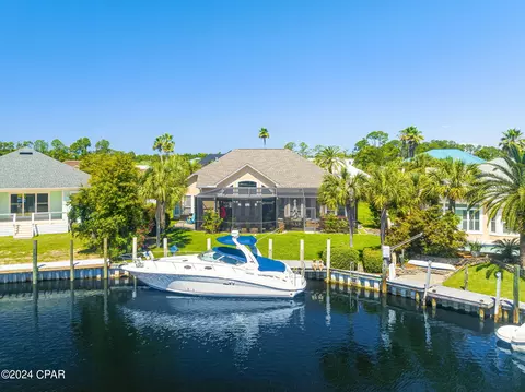 1426 Trout Dr, Panama City, FL 32408