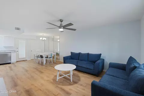 181 Robin Ln, Panama City Beach, FL 32407