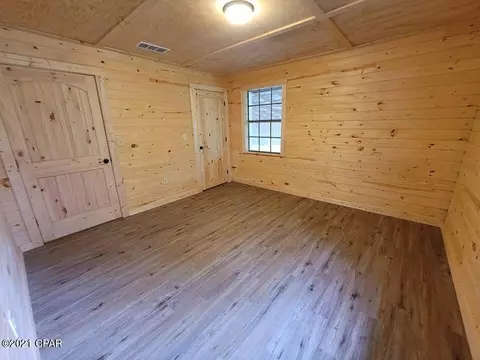 Bedroom - 6712 Cedar Pond Rd, Bascom, FL 32423 photo 3 of 4