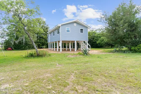 3352 Diddly Rd, Chipley, FL 32428