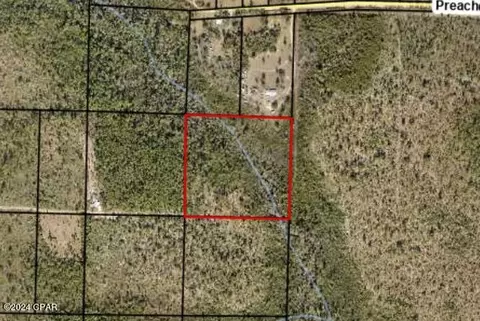 27 1n 12w No Named Rd, Fountain, FL 32438