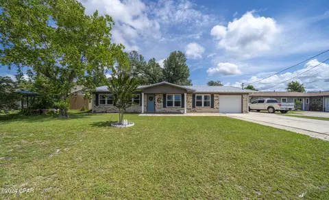 5209 N Lakewood Dr, Panama City, FL 32404