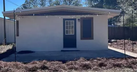 1942 Country Club Dr, Bonifay, FL 32425