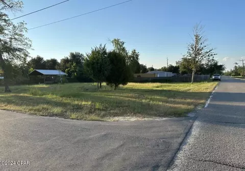 5039 Holly Ave, Youngstown, FL 32466