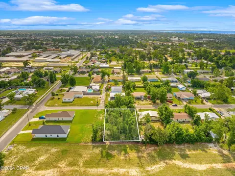 716 N 9th Plz, Panama City, FL 32404