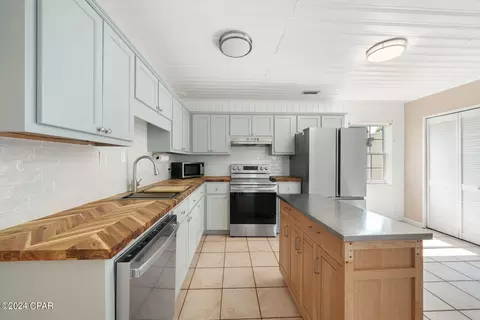 1401 Colorado Ave, Lynn Haven, FL 32444
