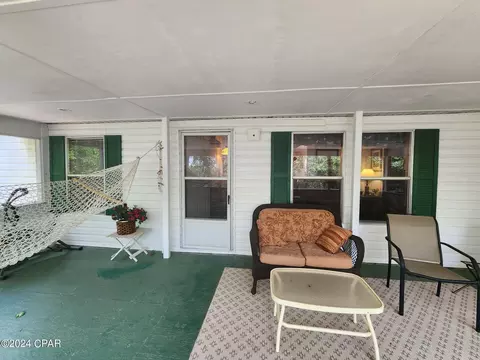 1043 Lake Retreat Dr, Chipley, FL 32428