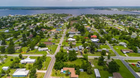 000 E 7th St, Lynn Haven, FL 32444 photo 9