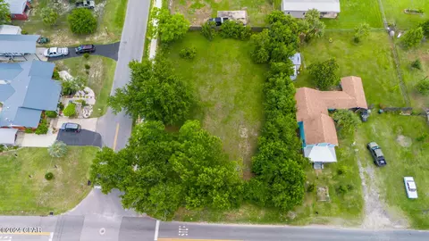 000 E 7th St, Lynn Haven, FL 32444