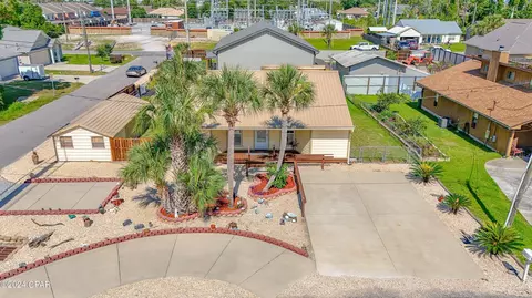 2406 Oakwood St, Panama City Beach, FL 32408