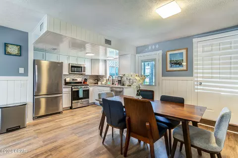 132 Robin Ln, Panama City Beach, FL 32407