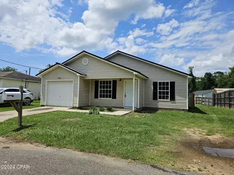 4488 Dolphin Ln, Marianna, FL 32446