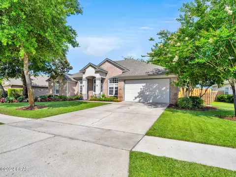 357 Mango Ln, Freeport, FL 32439
