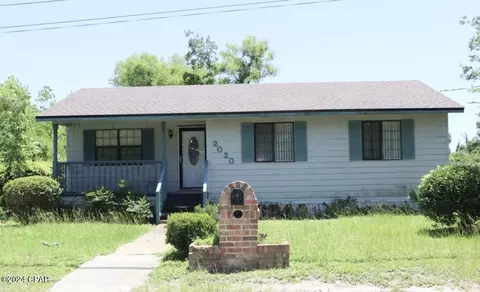 2020 E 7th St, Panama City, FL 32401
