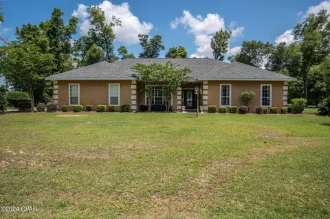 5180 Clubhouse Dr, Marianna, FL 32446