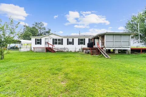 1546 Sanders Rd, Graceville, FL 32440