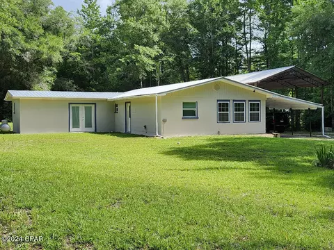 720 Palmer Dr, Caryville, FL 32427