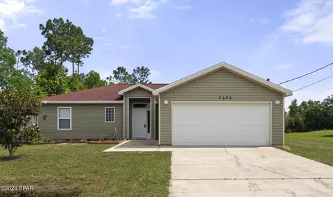 7028 Waverly St, Youngstown, FL 32466